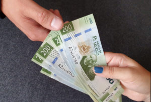 Efectivo billetes de 200 pesos