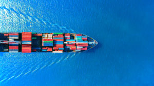 Barco Carguero con Contenedores